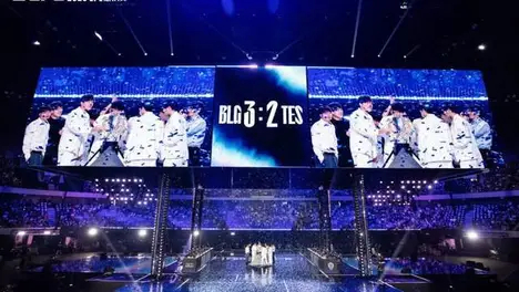 英雄联盟S15全球总决赛：欧美赛区表现低迷，战术短板与临场决策暴露中韩赛区差距，赛区竞争力衰退成焦点